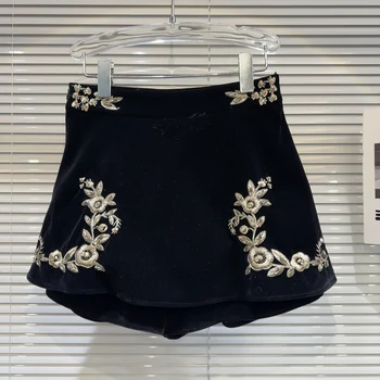 2023 Kış Yeni Çiçek Nakış Desen Siyah Etekler Kadın Mizaç Sosyetik Kadife Mini Etek Culottes Kadınlar için Faldas