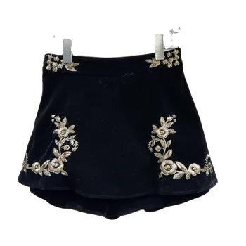2023 Kış Yeni Çiçek Nakış Desen Siyah Etekler Kadın Mizaç Sosyetik Kadife Mini Etek Culottes Kadınlar için Faldas
